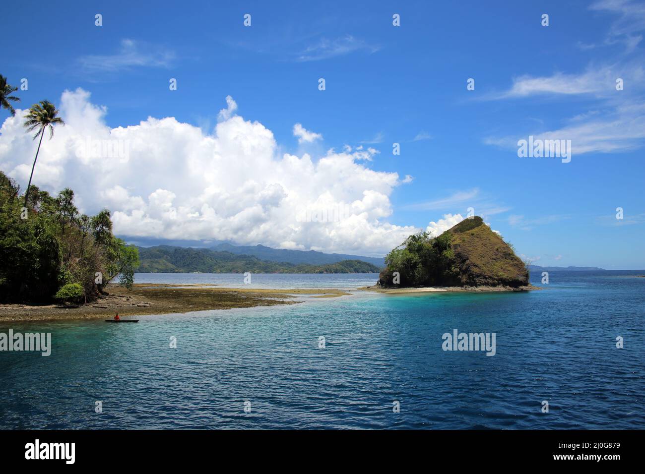 Canale naturale tra le isole di Muari e Mauri Foto Stock