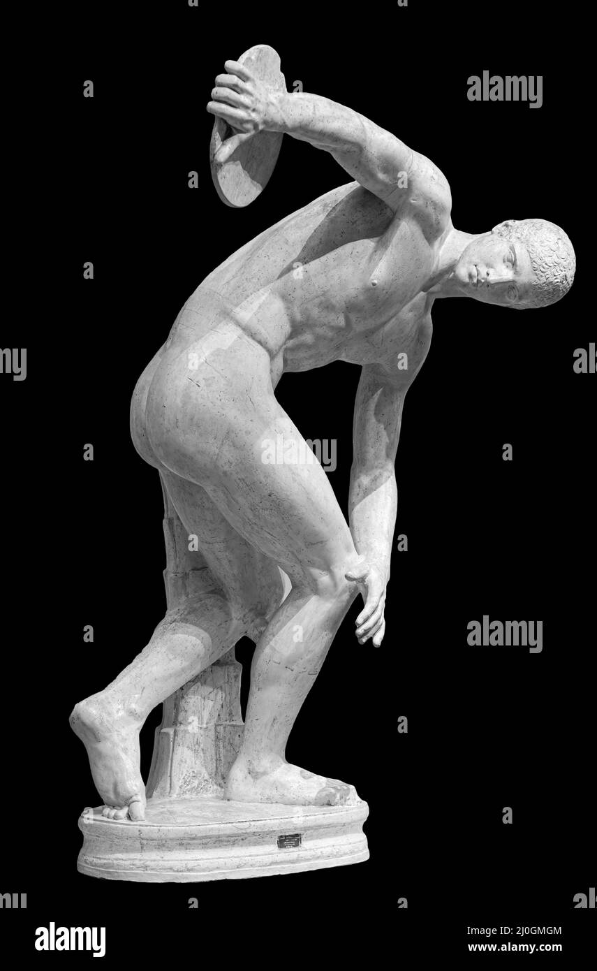 Discus lanciatore discobolo una parte degli antichi Giochi Olimpici. Una copia romana dell'originale greco in bronzo perduto. Isolato su nero Foto Stock