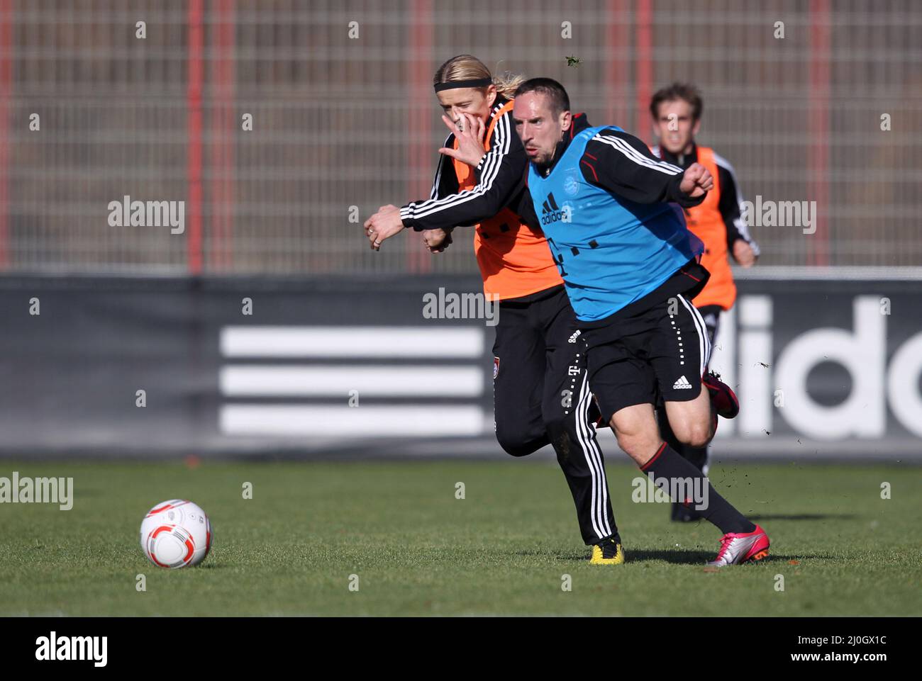 Anatolij Tymoschtschuk Anatolij Tymoschtschuk Frank Ribery gegen Anatoli Timoschtschuk Training des FC Bayern MŸnchen © diebilderwelt / Alamy Stock Foto Stock