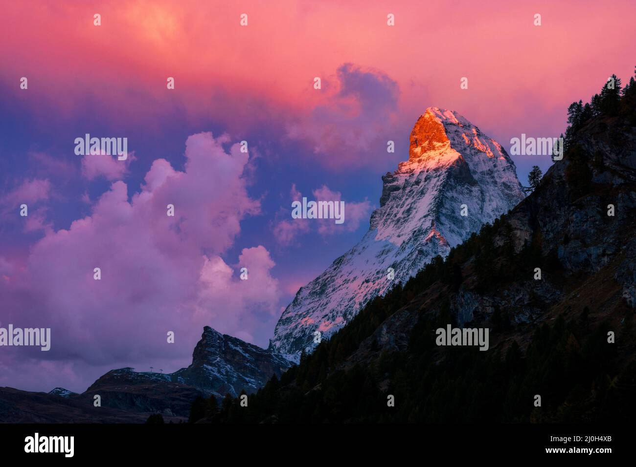 Bagliore di montagna nelle Alpi Foto Stock