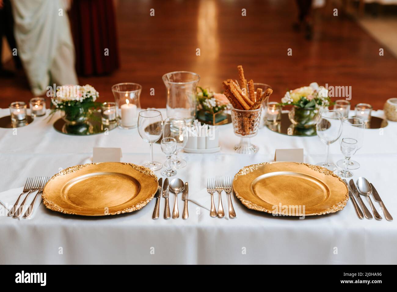 Decorazioni per matrimoni di lusso con splendidi fiori Foto Stock