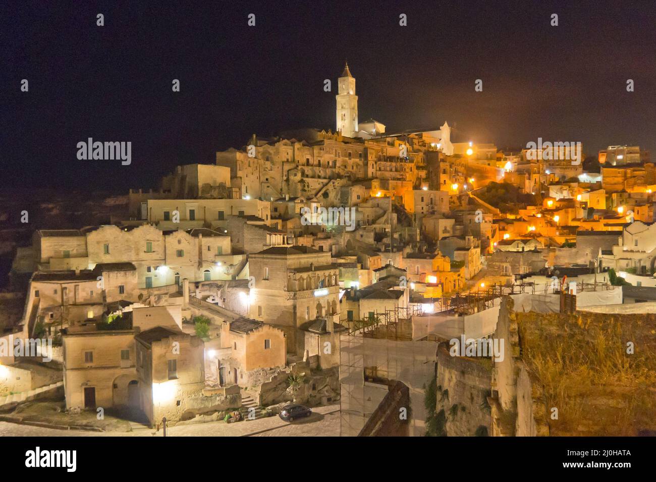 Matera, vista della città vecchia di notte, Basilicata, Italia, Europa Foto Stock