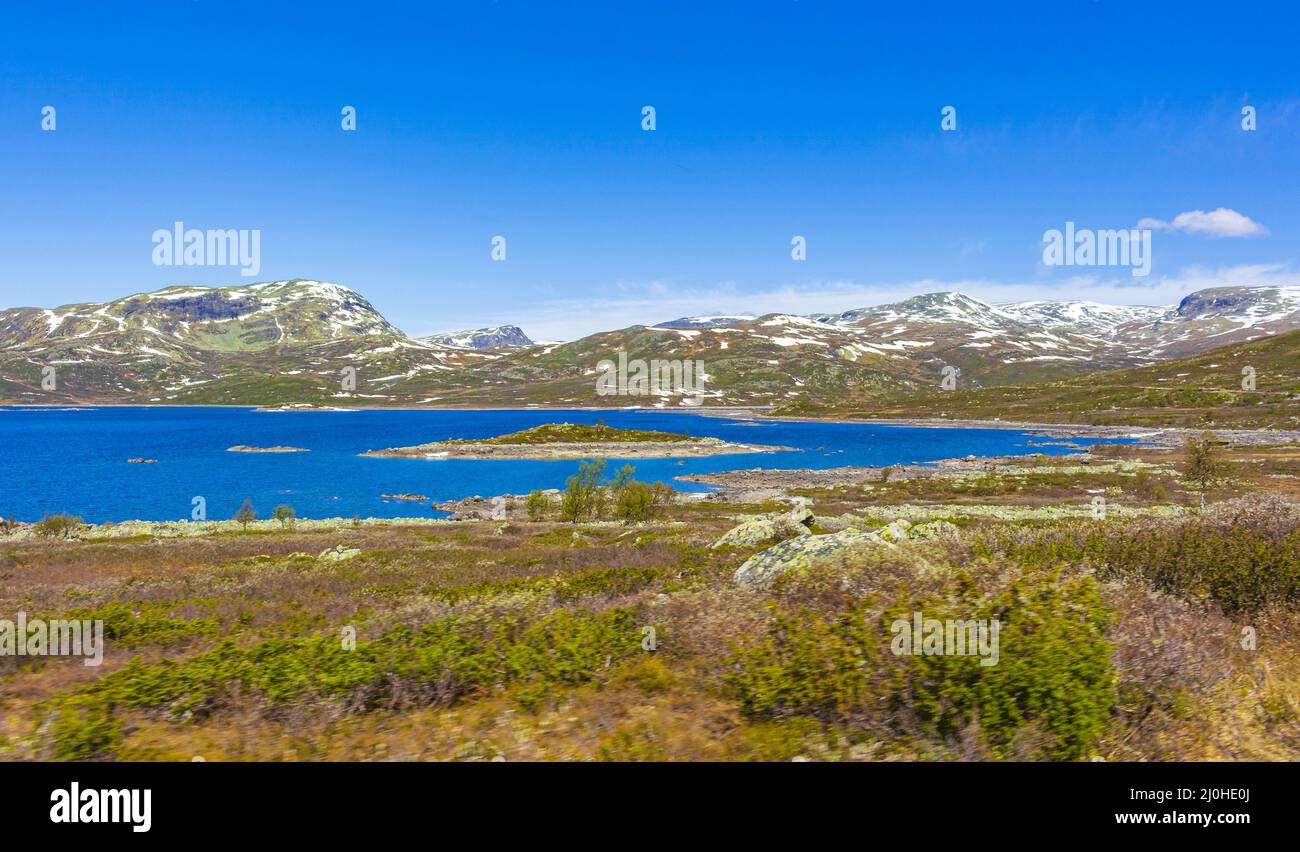 Incredibile lago di Vavatn panorama ruvido paesaggio massi montagne Hemsedal Norvegia. Foto Stock