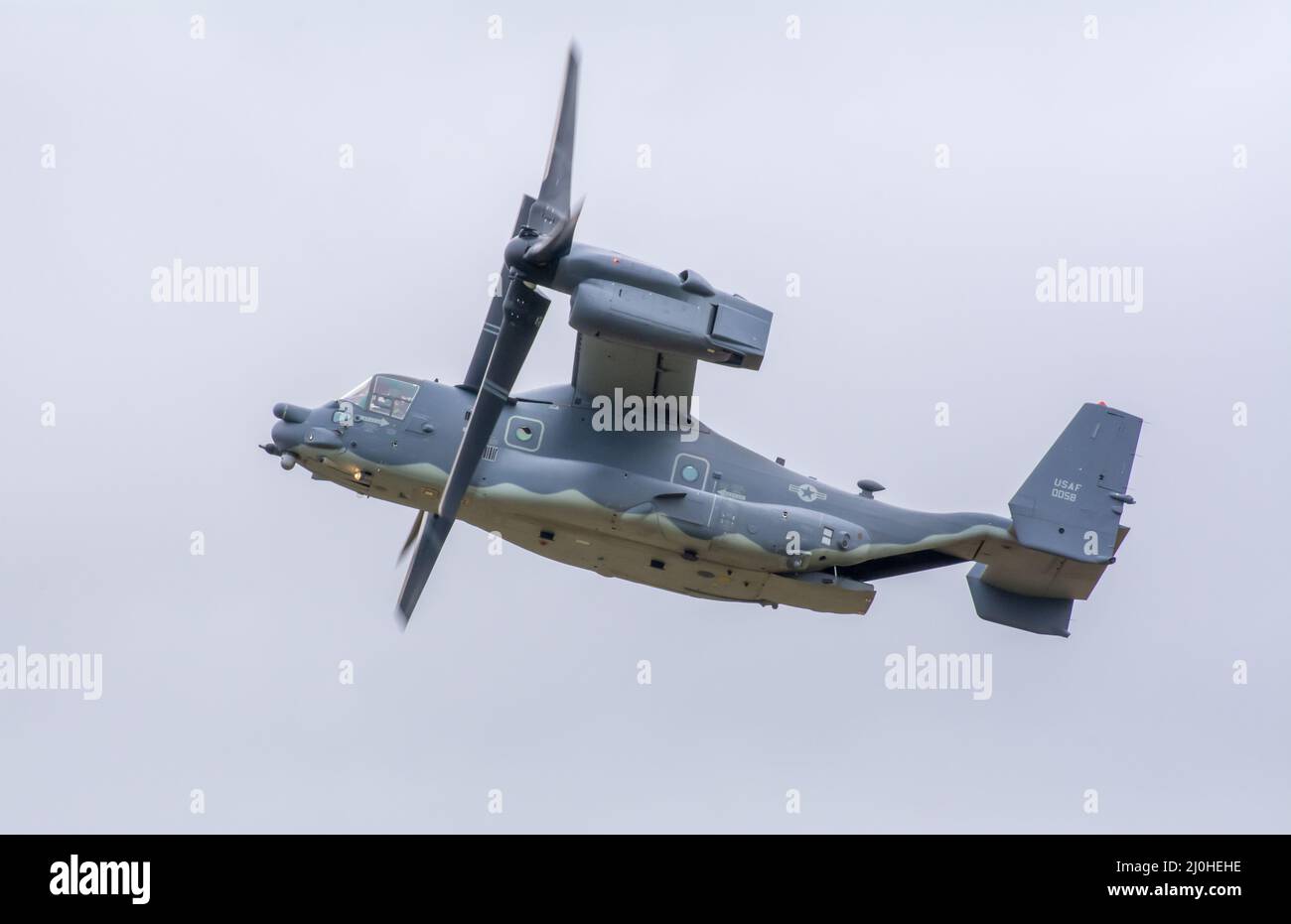 RAF Fairford, Gloucestershire, Regno Unito - Luglio 15th 2017: Un aereo militare US Air Force Bell Boeing CV-22B Osprey Tiltrotor al RIAT 2019 Foto Stock