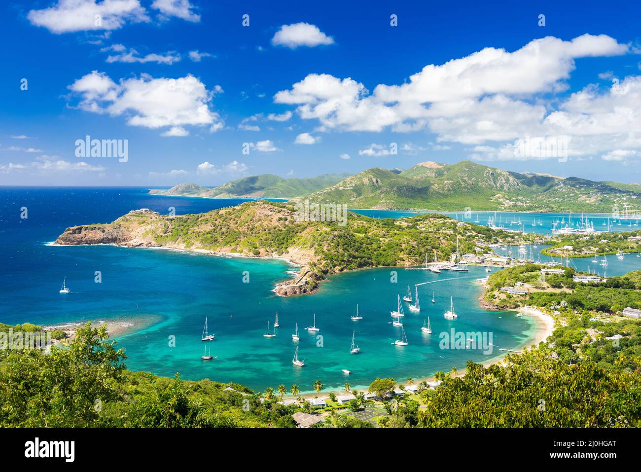 Shirley Heights, Antigua si affaccia su English Harbour e si affaccia su una splendida giornata. Foto Stock
