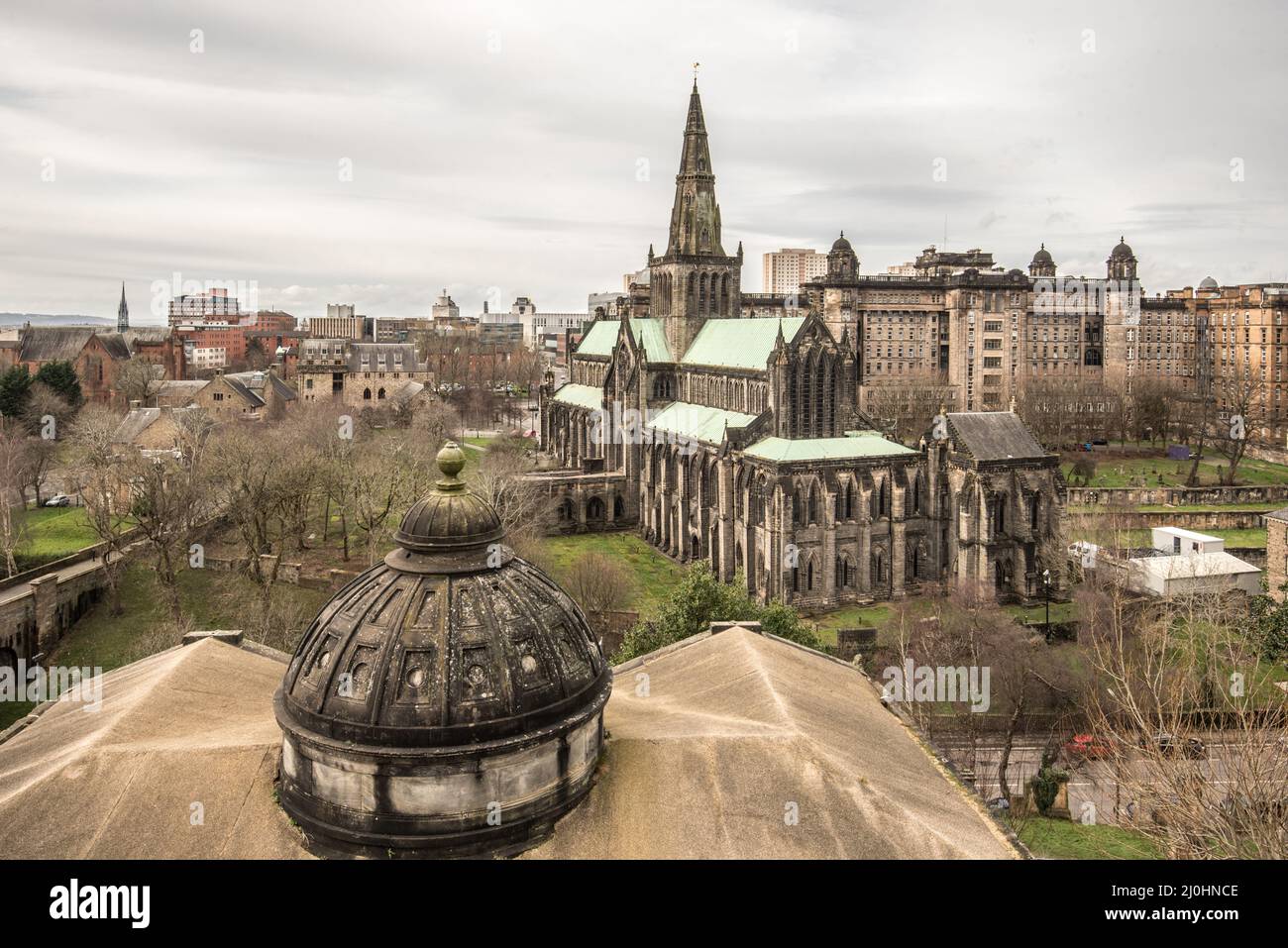 Glasgow Cathedral un edificio medievale di architettura gotica a Castle St Glasgow vicino alla Necropoli e all'infermeria. Foto Stock