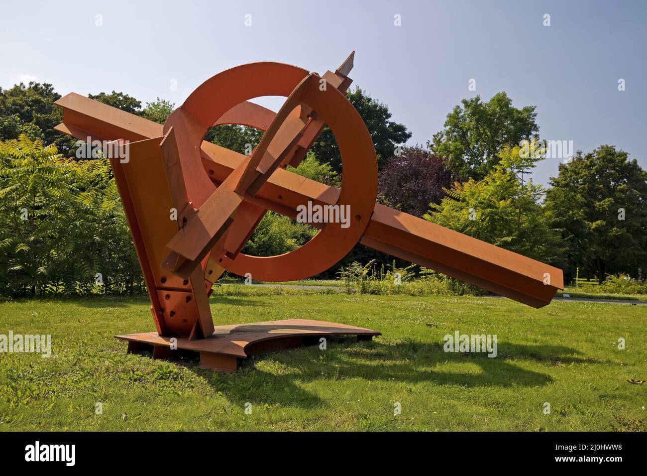 Opera di Mark di Suvero con il titolo Racine du Naos, parco di sculture, Colonia, Germania, Europa Foto Stock
