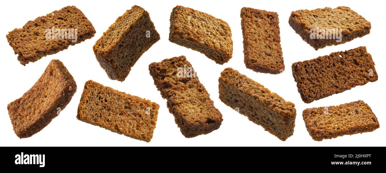 Crostoni di pane di segale isolati su sfondo bianco Foto Stock