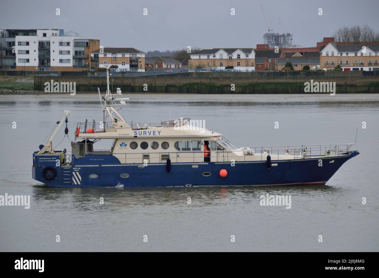MARSHALL Marine Ltd.'s Survey Vessel MARSHALL ART passando attraverso i Royall Docks a East London per partecipare alla fiera Oceanology International Foto Stock