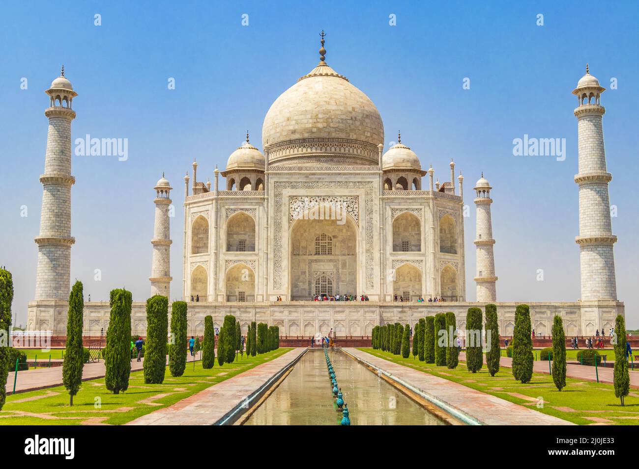 Taj Mahal panorama in Agra India con incredibili giardini simmetrici. Foto Stock