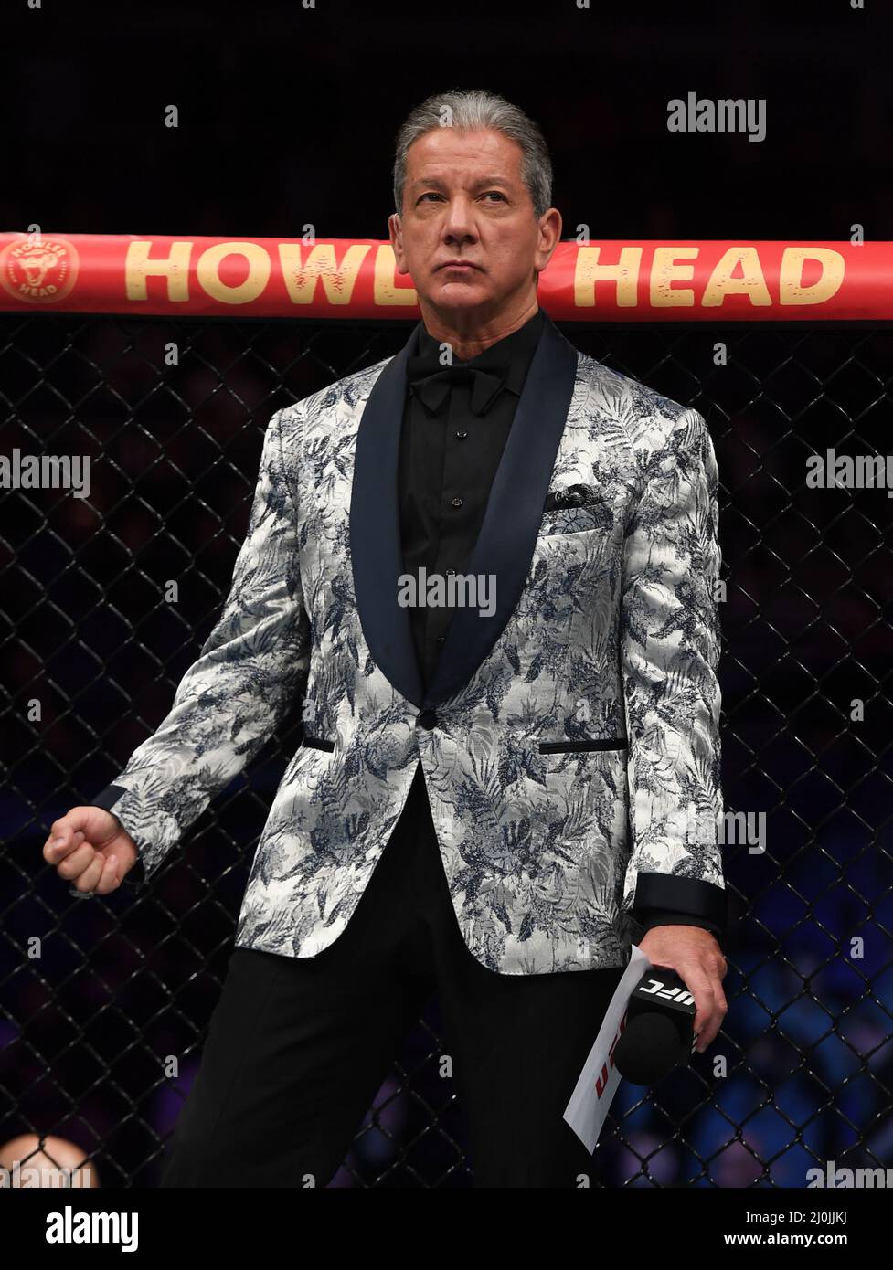 Londra, Regno Unito. 28th Ott 2012. Bruce buffer in azione durante la notte di combattimento UFC alla O2 Arena il 19 marzo 2022 a Londra, Inghilterra. (Foto di Zed Jameson/Sipa USA) (Foto di Zed Jameson/Sipa USA) Credit: Sipa USA/Alamy Live News Foto Stock