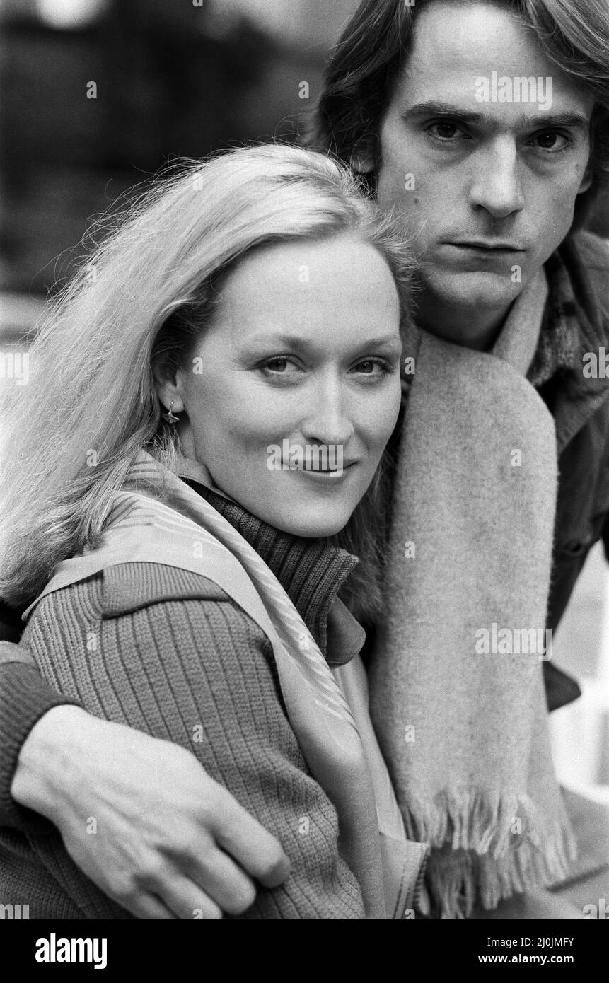 Un invito fotografico per le star del film la donna tenente francese.  Raffigurato presso l'Inn on the Park, Meryl Streep e Jeremy ferri, le  stelle del film. 12th ottobre 1981 Foto stock 