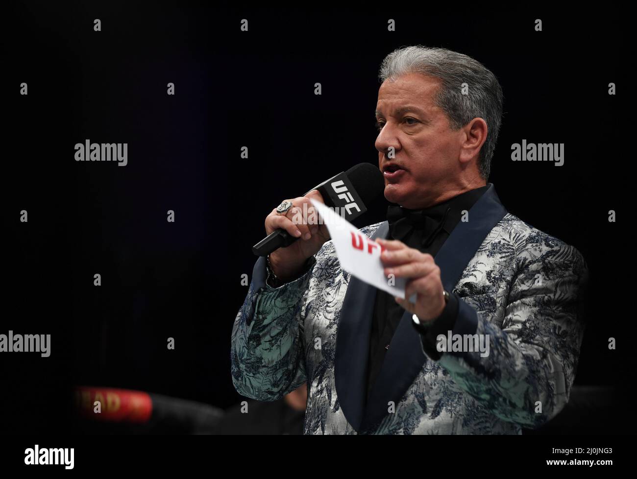 Londra, Regno Unito. 28th Ott 2012. Bruce buffer in azione durante la notte di combattimento UFC alla O2 Arena il 19 marzo 2022 a Londra, Inghilterra. (Foto di Zed Jameson/Sipa USA) (Foto di Zed Jameson/Sipa USA) Credit: Sipa USA/Alamy Live News Foto Stock