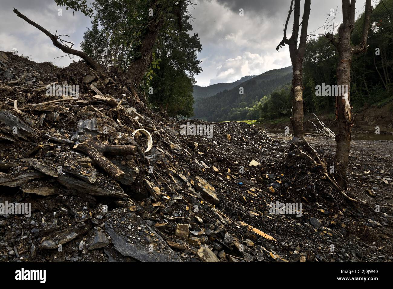 Disastro alluvione 2021, natura devastata vicino al fiume Ahr, Mayschoss, Ahr Valley, Germania, Europa Foto Stock