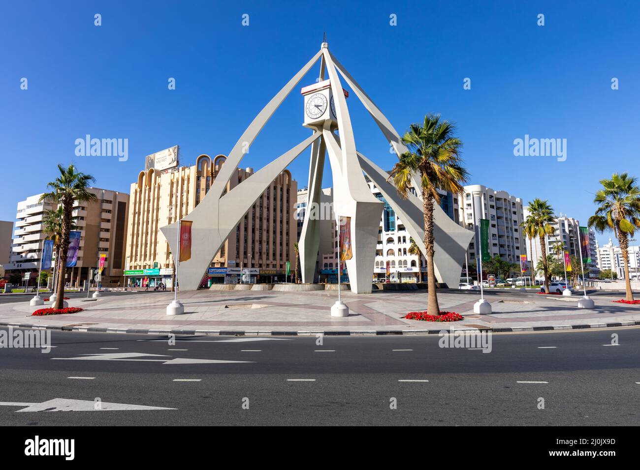 La rotatoria della torre dell'orologio di Deira, un vecchio punto di riferimento di Dubai costruito nel 1965. Emirati Arabi Uniti. Medio Oriente. Foto Stock