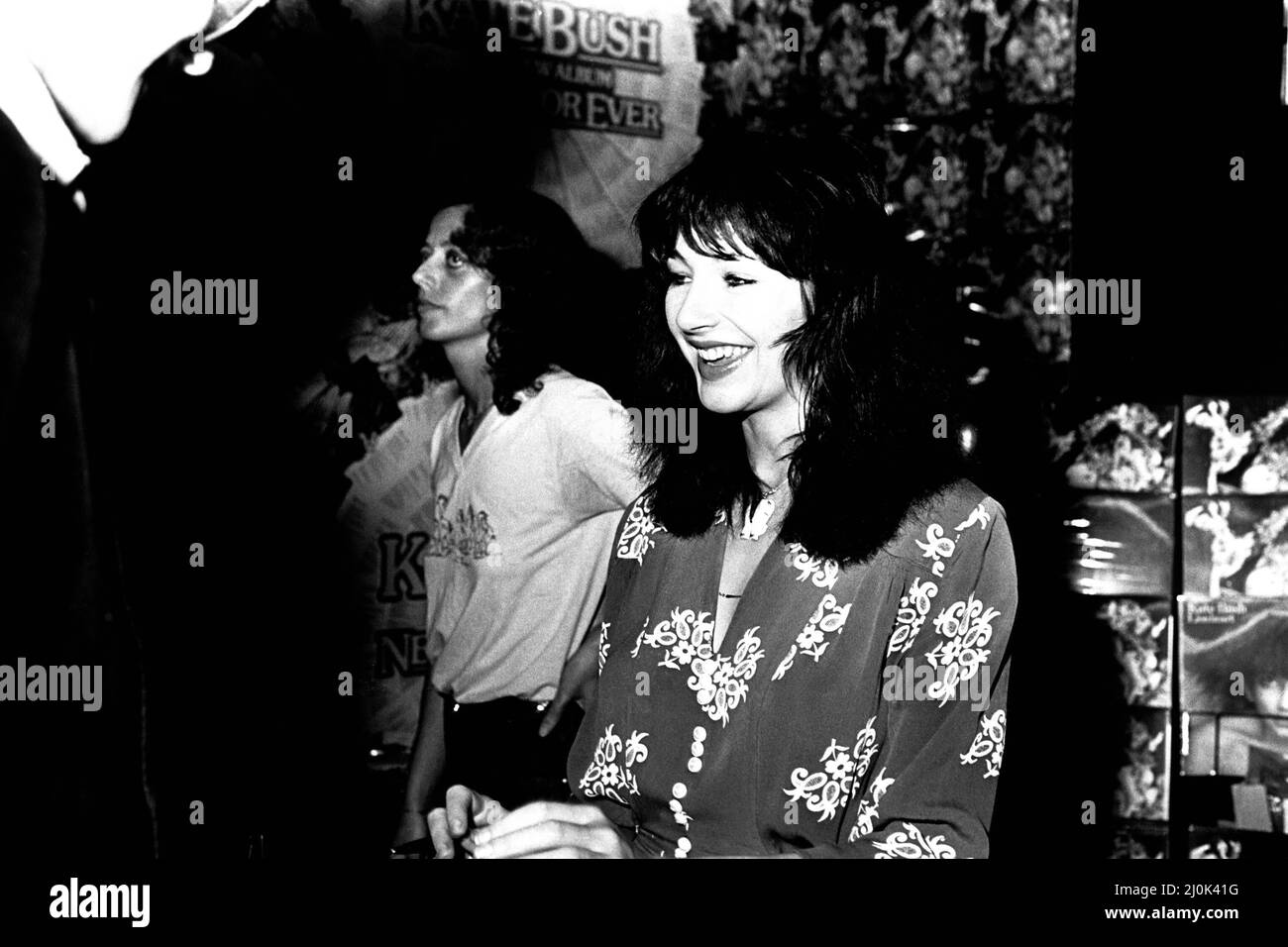 Il cantante Kate Bush alla Virgin Records di Eldon Square, Newcastle firma autografi il 10th settembre 1980 Foto Stock
