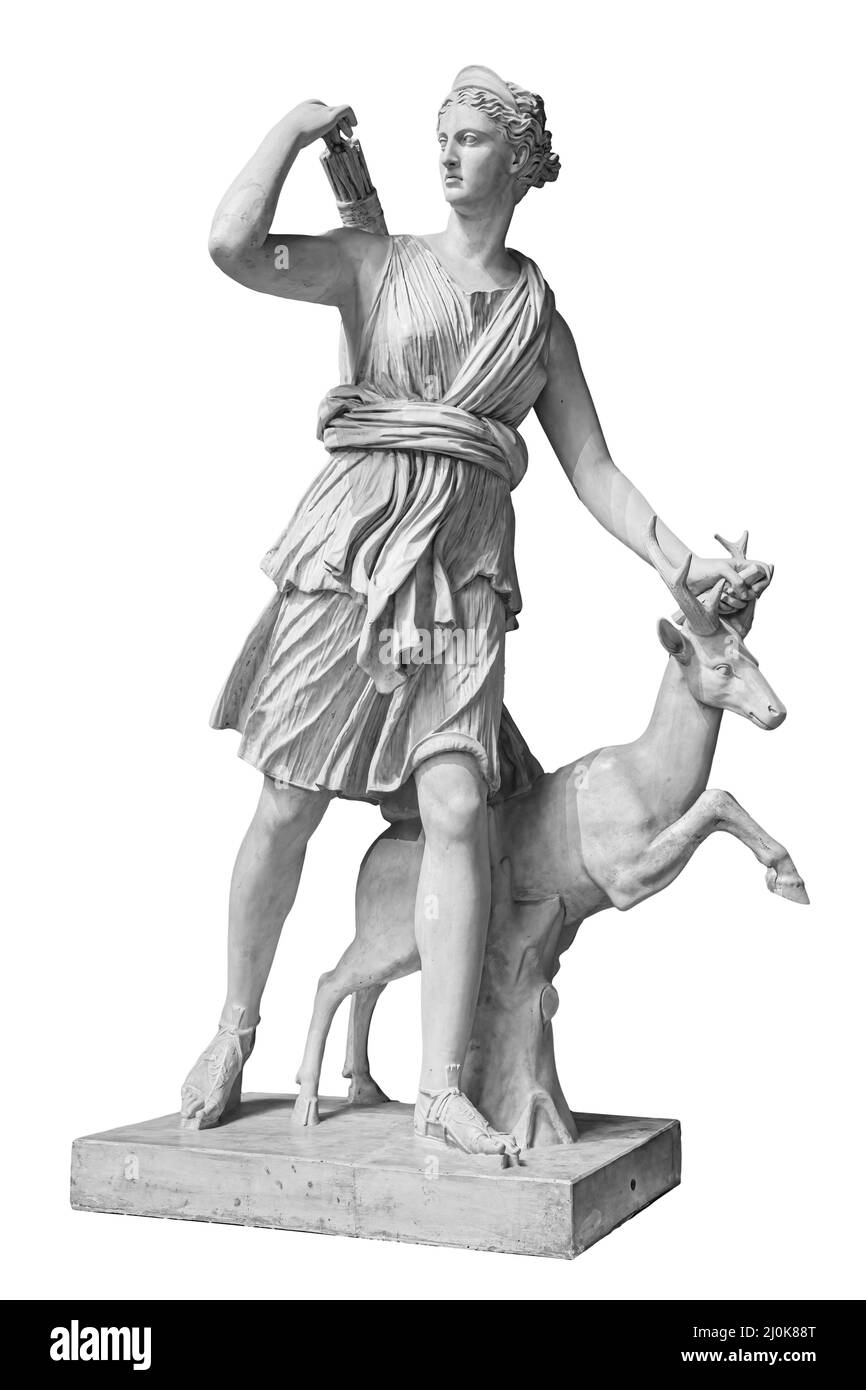 Antica scultura Diana Artemis. Dea della luna, fauna selvatica, natura e caccia. Statuette in marmo bianco classico isolato o Foto Stock