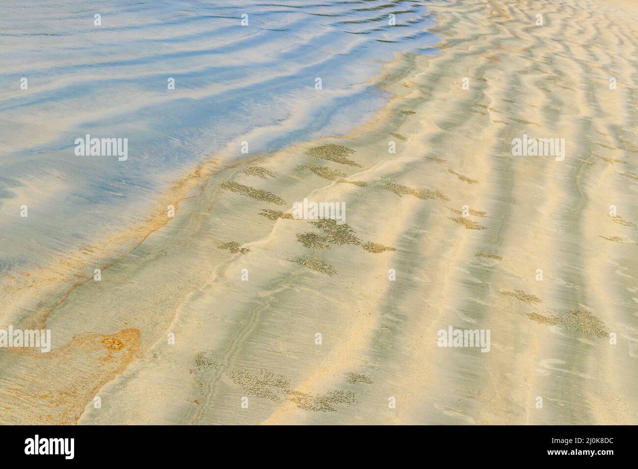 Ondeggiante isola di terra sabbiosa Koh Phayam Aow Yai Beach Thailandia. Foto Stock