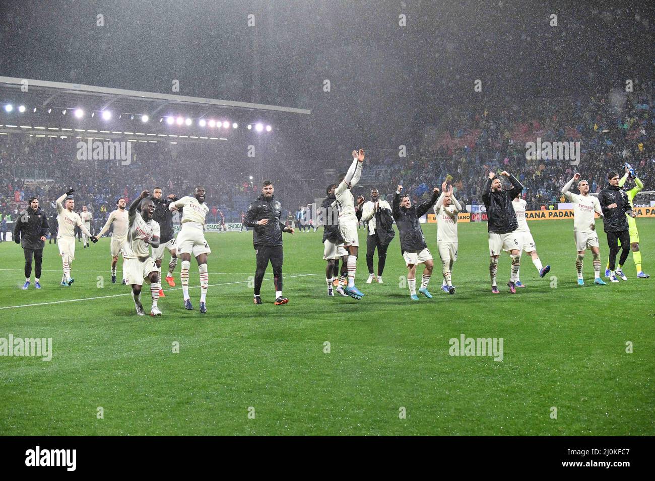 Unipol Domus, Cagliari, Italia, 19 marzo 2022, Squadra AC Milan, Esultanza durante Cagliari Calcio vs AC Milan - Calcio italiana Serie A match Foto Stock