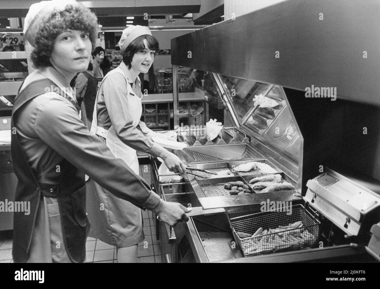 Hill Street Center, Middlesbrough, 29th maggio 1982. Dietro le quinte nel ristorante del centro commerciale. Foto Stock