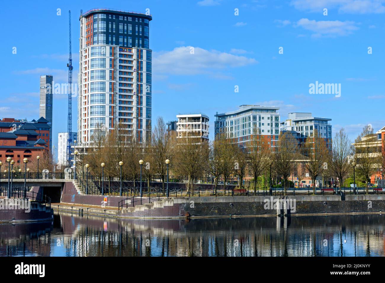 Il Fortis Quay (Northill Apartments), sopra Salford Quays. Salford, Manchester, Inghilterra, Regno Unito Foto Stock