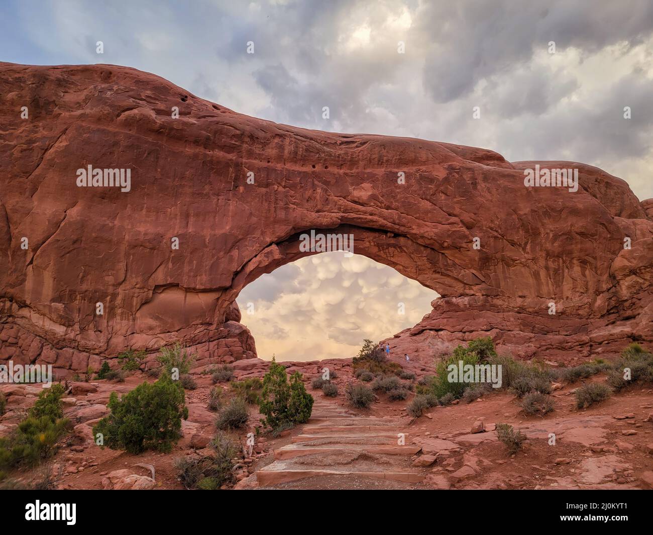 Arco finestra al sentiero escursionistico Arches National Park Foto Stock