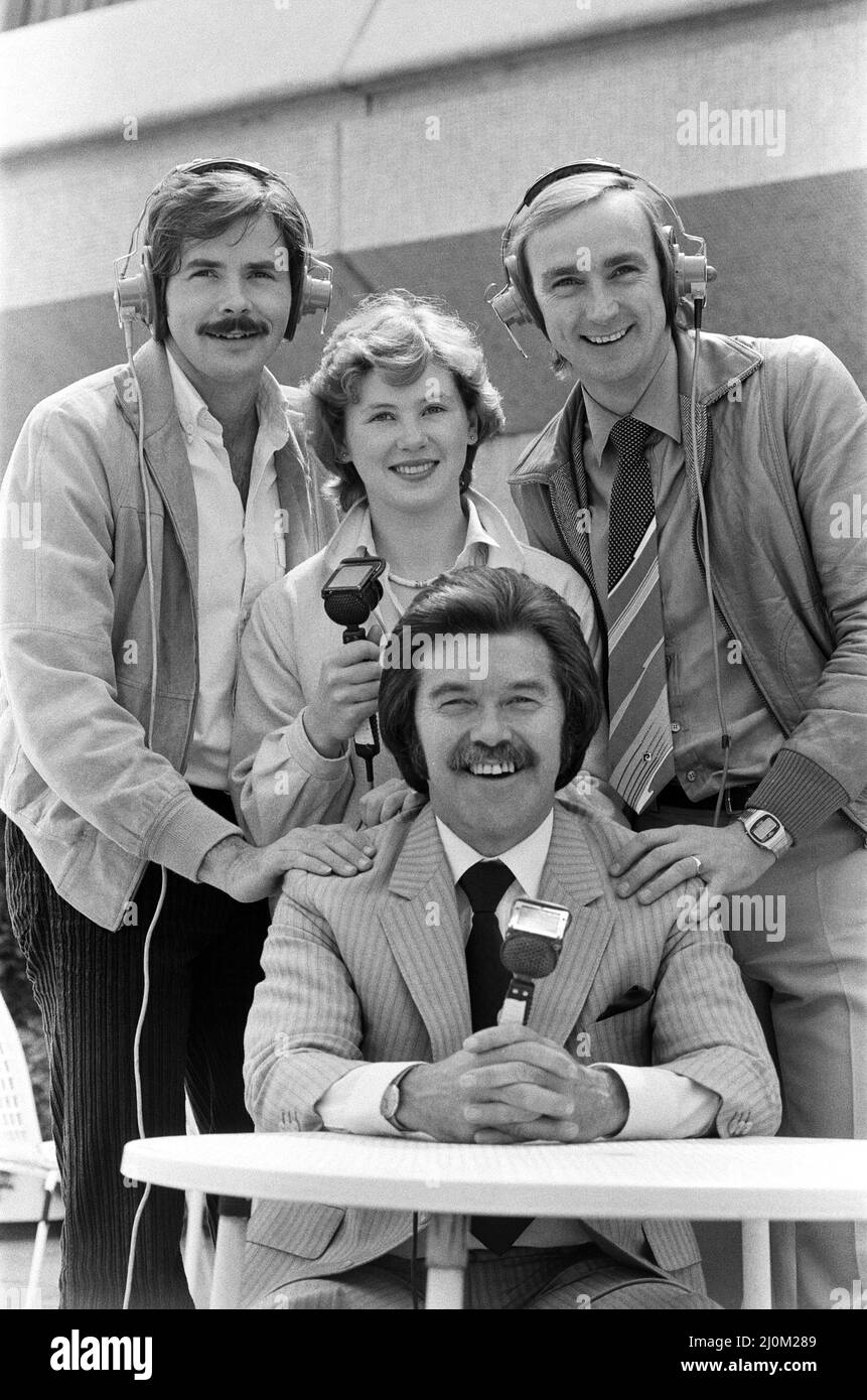 Tre ex concorrenti olimpici che faranno da capo alla copertura ITV dei Giochi Olimpici del 1980, raffigurati con Dickie Davies ai London Weekend Studios. In fila, da sinistra a destra, il campione del nuotatore David Wilkie, la ginnastica Barbara Slater e l'atleta Alan Pascoe, seduto è Dickie Davies. 11th luglio 1980. Foto Stock