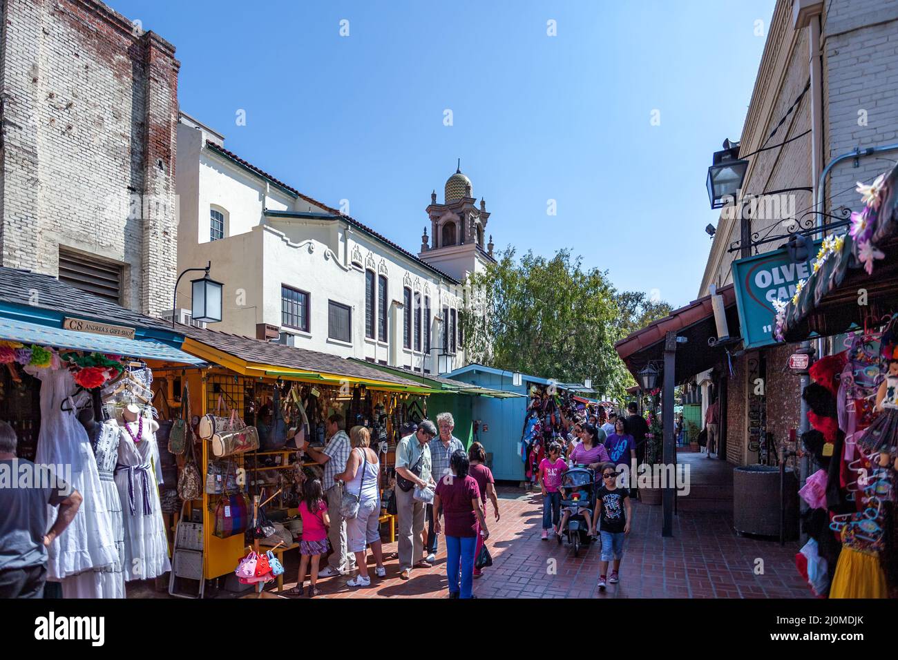 LOS ANGELES, CALIFORNIA, Stati Uniti d'America - AGOSTO 10 : mercato di Olvera Street a Los Angeles, California, Stati Uniti d'America il 10 Agosto 2011. Non identificato Foto Stock