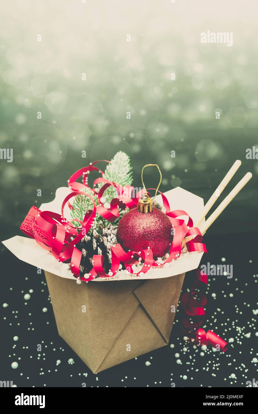 I regali di Natale in carta WOK di scatole di imballaggio. Per Asian fast foods. Foto Stock
