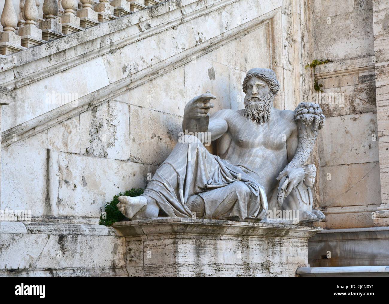 Statua di un Dio romano Foto Stock