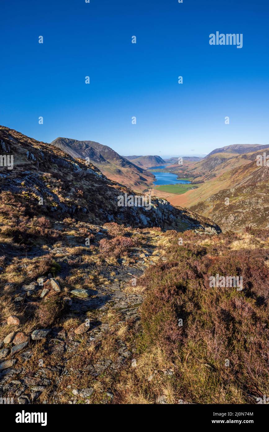 Buttermere e Crummock acqua dalle Buttermere Fells, Lake District, Inghilterra Foto Stock