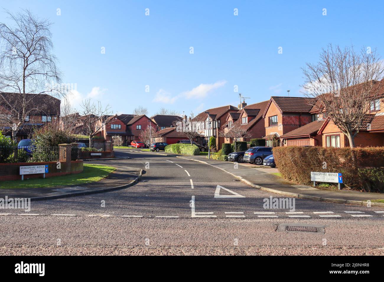 Affluent UK Homes, vista sulla strada Foto Stock