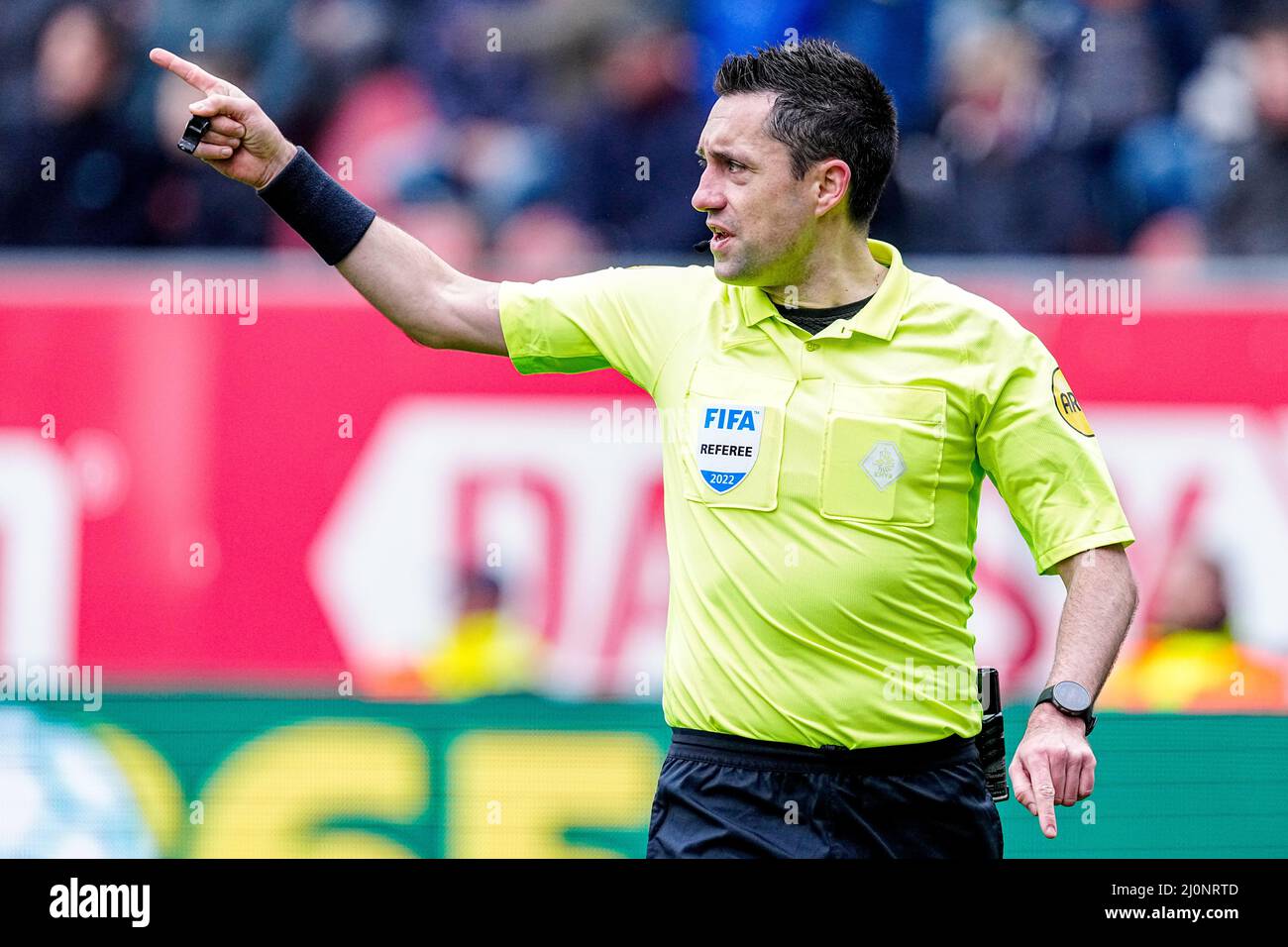 UTRECHT, PAESI BASSI - 20 MARZO: Arbitro Dennis Higler durante la partita olandese Eredivie tra il FC Utrecht e il FC Groningen allo Stadion Galgenwaard il 20 marzo 2022 a Utrecht, Paesi Bassi (Foto di Geert van Erven/Orange Pictures) Foto Stock
