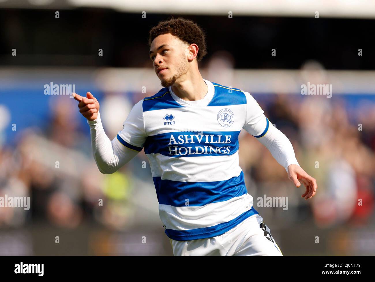 Luke Amos di Queens Park Rangers festeggia dopo aver segnato il suo primo gol durante la partita del campionato Sky Bet al Kiyan Prince Foundation Stadium di Londra. Data foto: Domenica 20 marzo 2022. Foto Stock