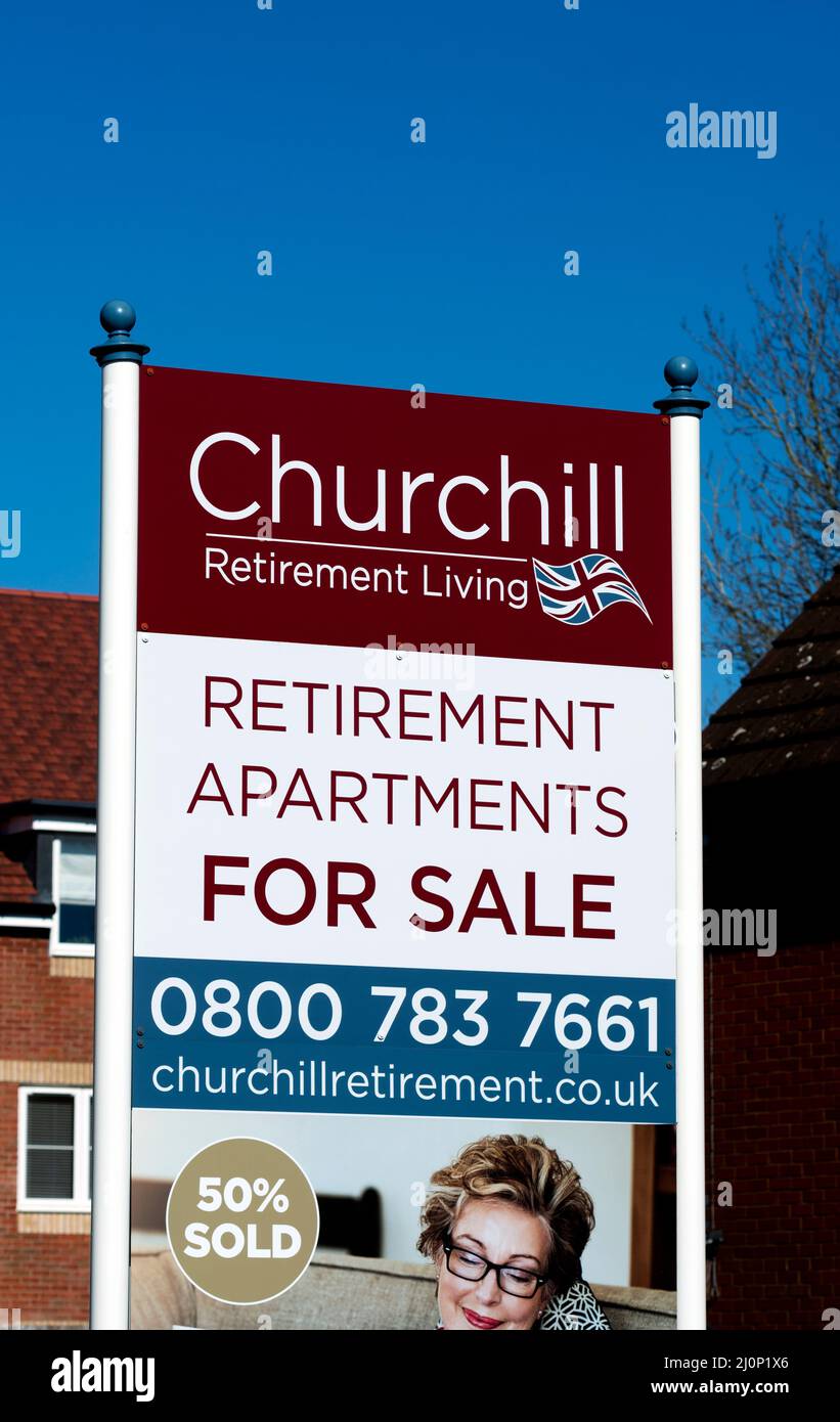 Churchill Retirement Living Sign, Knowle, West Midlands, Inghilterra, Regno Unito Foto Stock