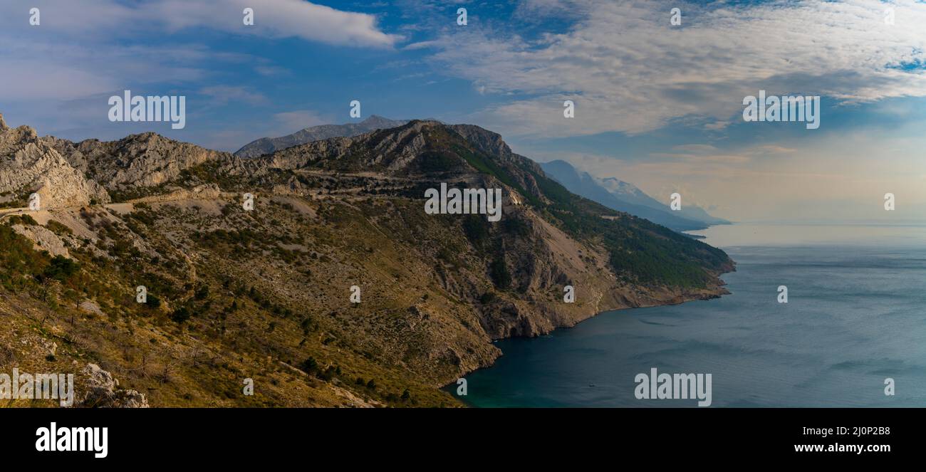 Vista sull'autostrada Adriatica e sulla costa dalmata vicino a Makarska Foto Stock