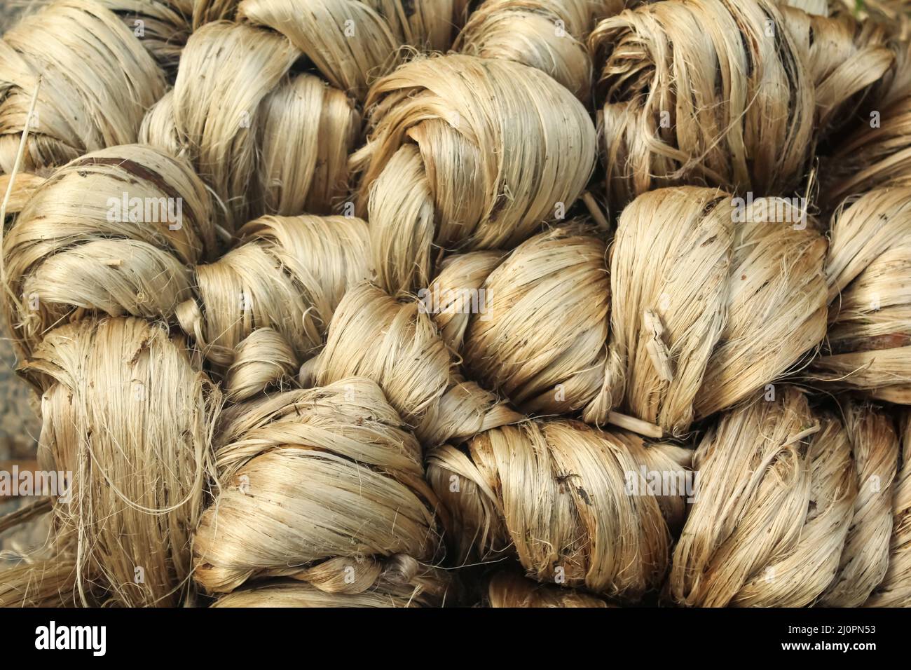 fascio di tessuti di iuta durante il periodo di trasformazione Foto Stock