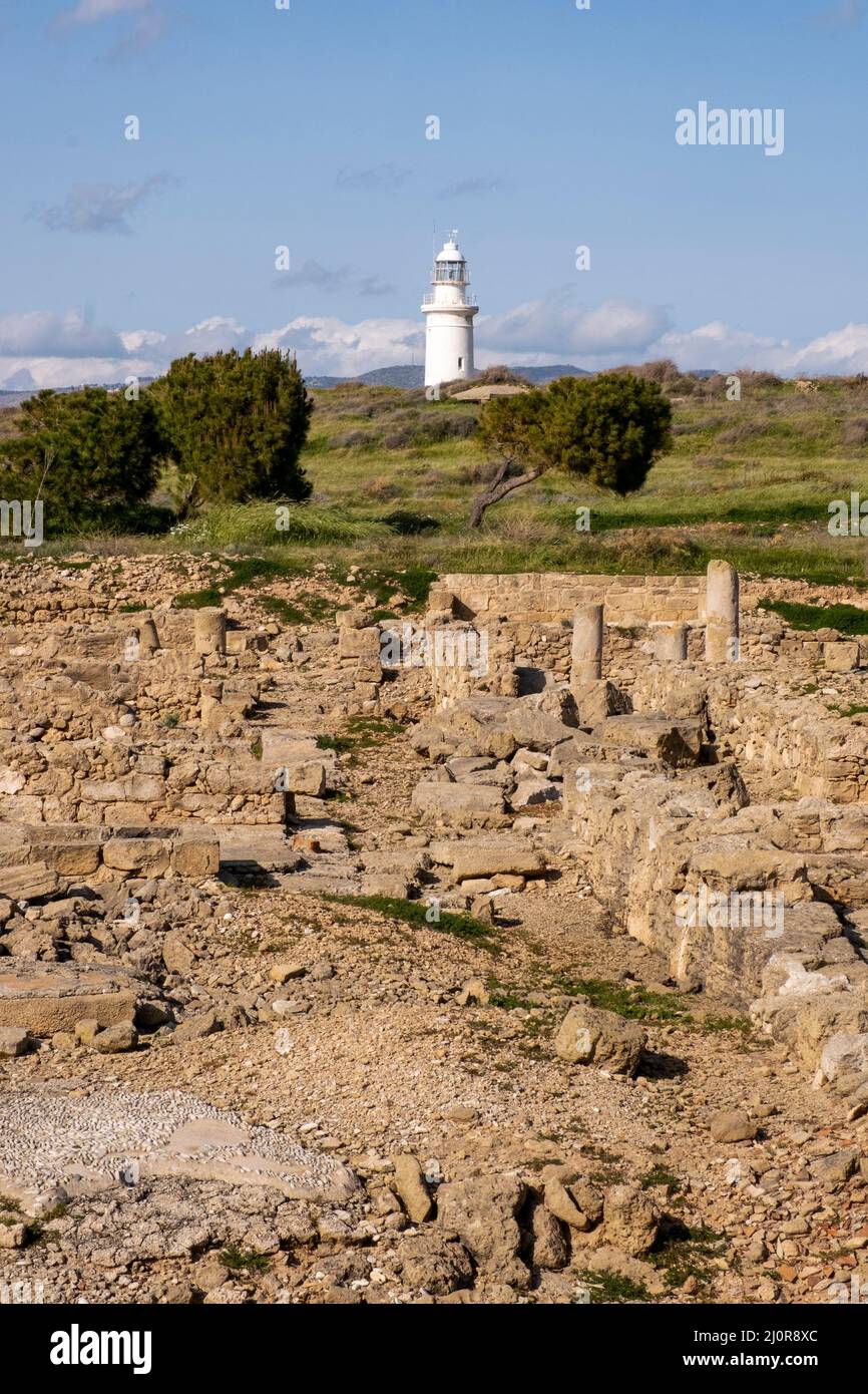 Faro di Paphos situato all'interno del Parco Archeologico di Paphos, Cipro, un sito patrimonio mondiale dell'UNESCO. Foto Stock