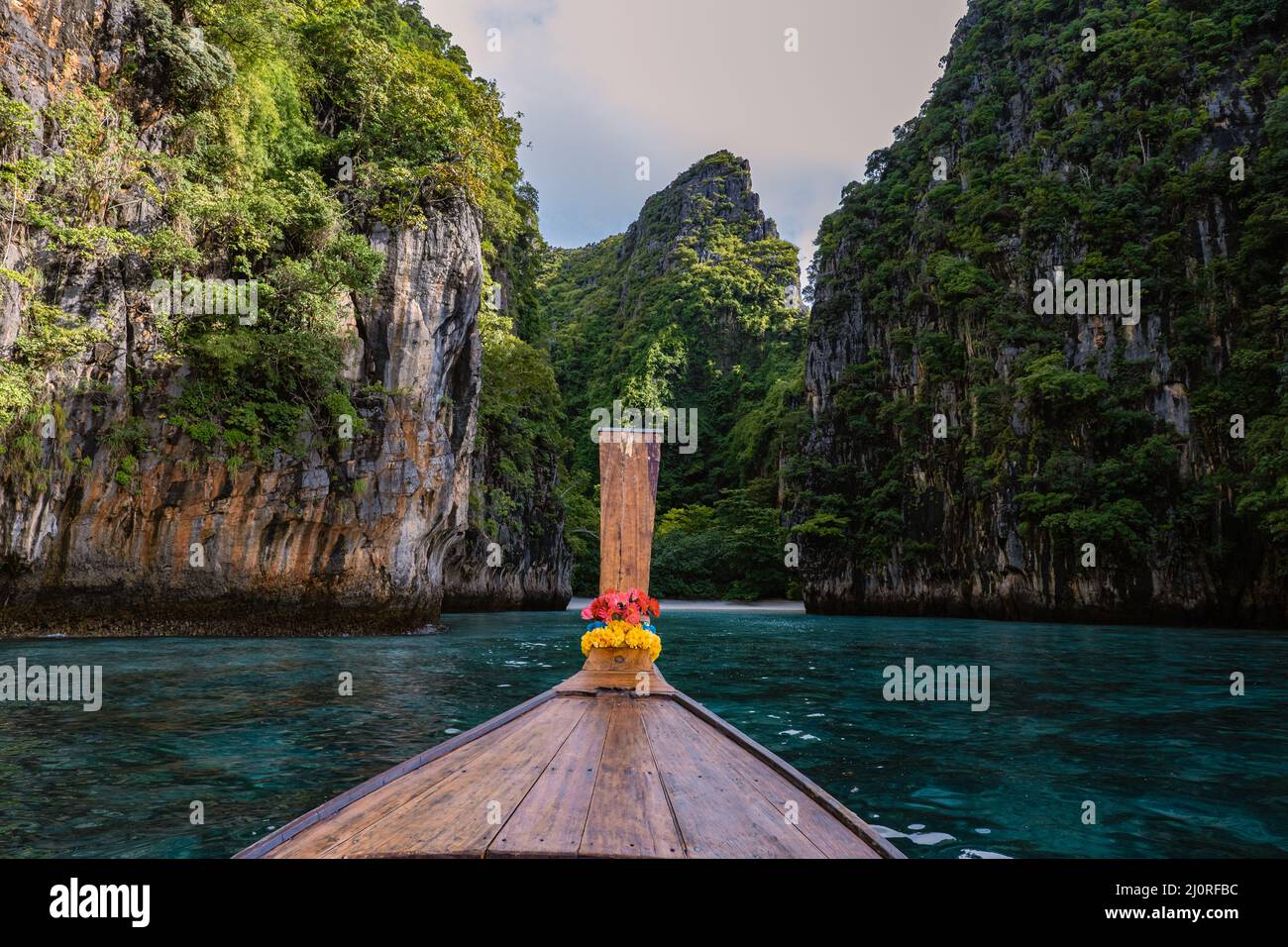 Koh Phi Phi Don Thailandia, Drone vista aerea della Baia di Maya Koh Phi Phi Thailandia Foto Stock