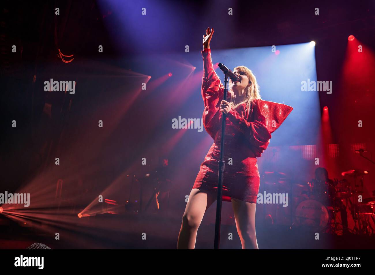 Manchester, Regno Unito. 19th marzo 2022. Lauren Mayberry, Iain Cook e Martin Doherty di CHVRCHES suonano al Manchester O2 Apollo. 2021-03-19. Credito: Gary Foto Stock