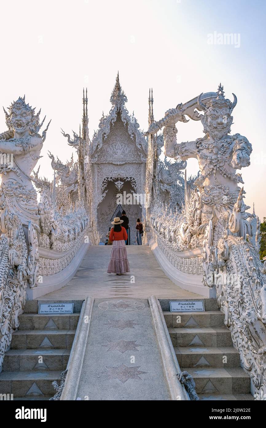 Chiang Rai Thailandia, tempio di Chiangraai durante il tramonto, Wat Rong Khun, aka il Tempio Bianco, a Chiang Rai, Thailandia. Panora Foto Stock