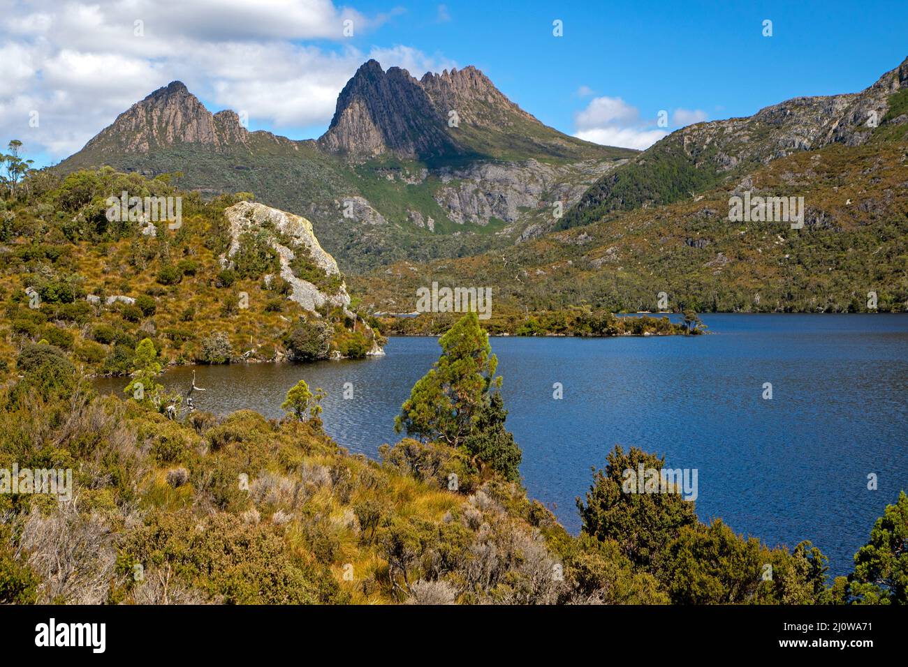 Dove Lake, Glacier Rock e Cradle Mountain Foto Stock