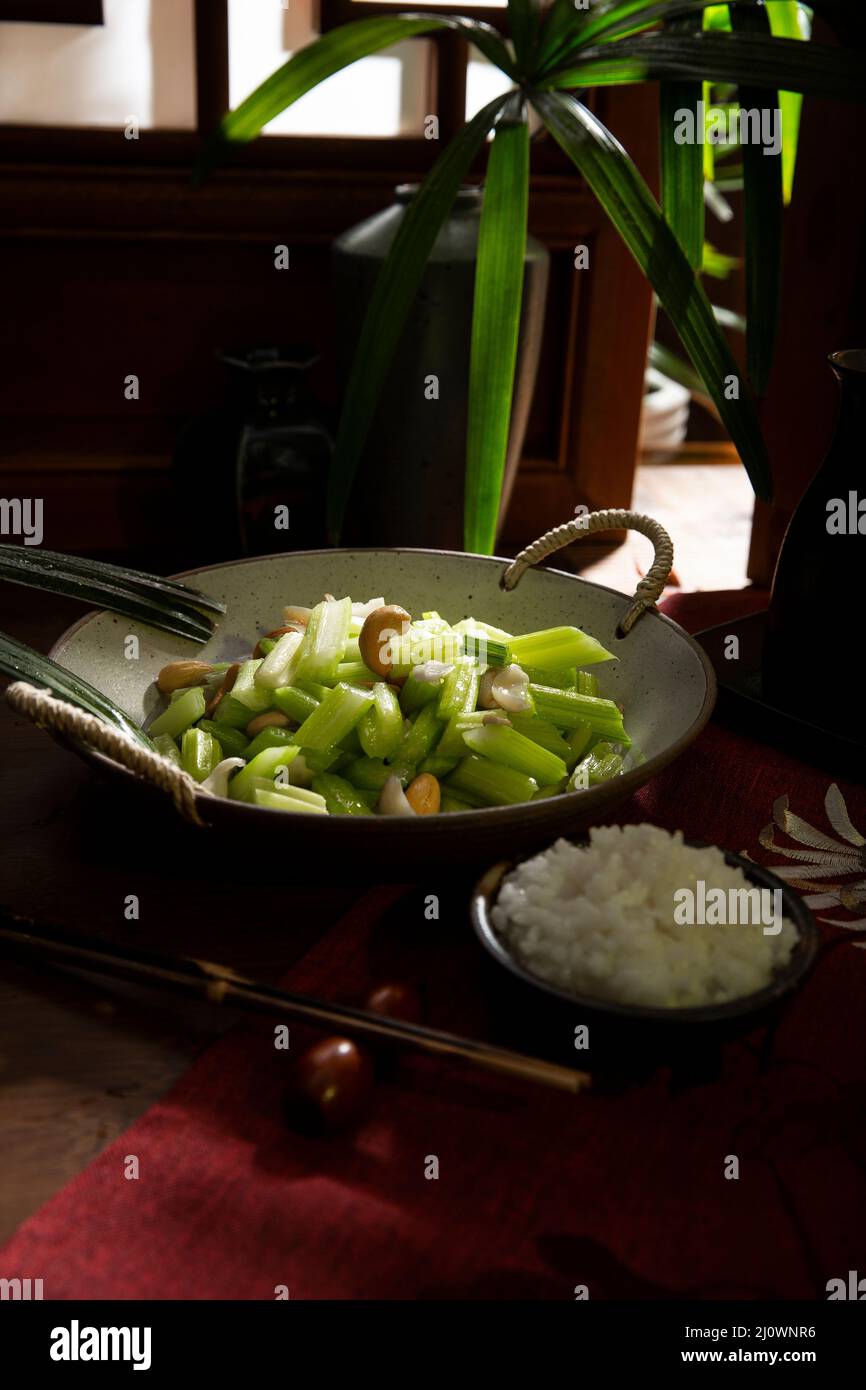 Cucina cinese, Stir- Celery fritto con Cashew Foto Stock