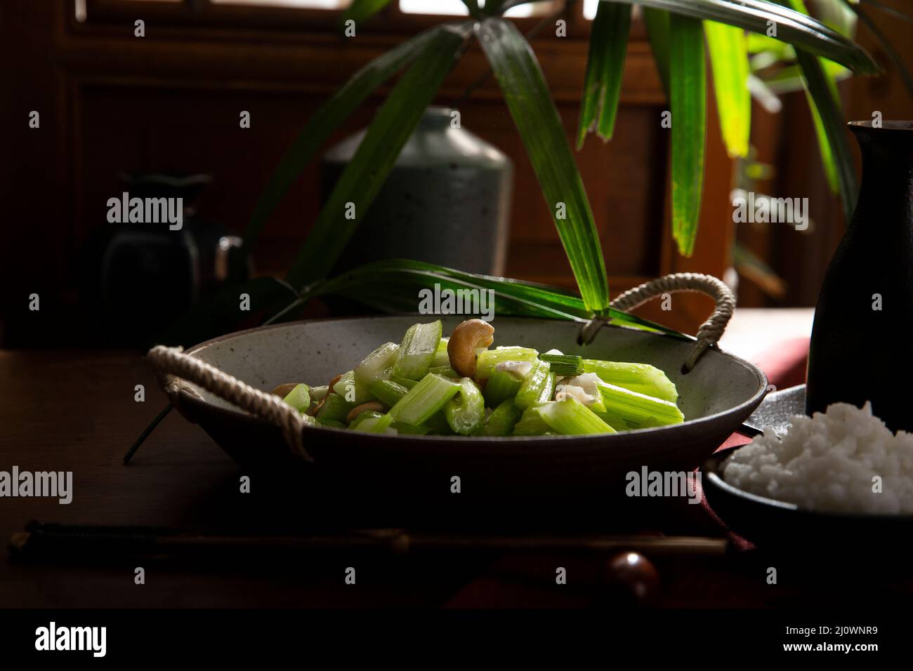 Cucina cinese, Stir- Celery fritto con Cashew Foto Stock