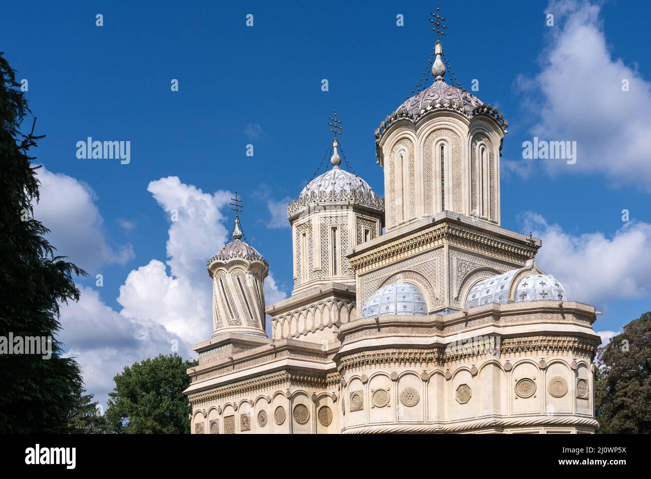 CURTEA DE ARGES, WALLACHIA, ROMANIA - SETTEMBRE 16 : Vista esterna del Monastero di Curtea de Arges Wallachia, Romania il Set Foto Stock