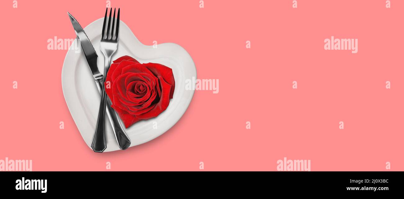 San Valentino cuore a forma di cena o concetto di salute nutrizione. Foto Stock