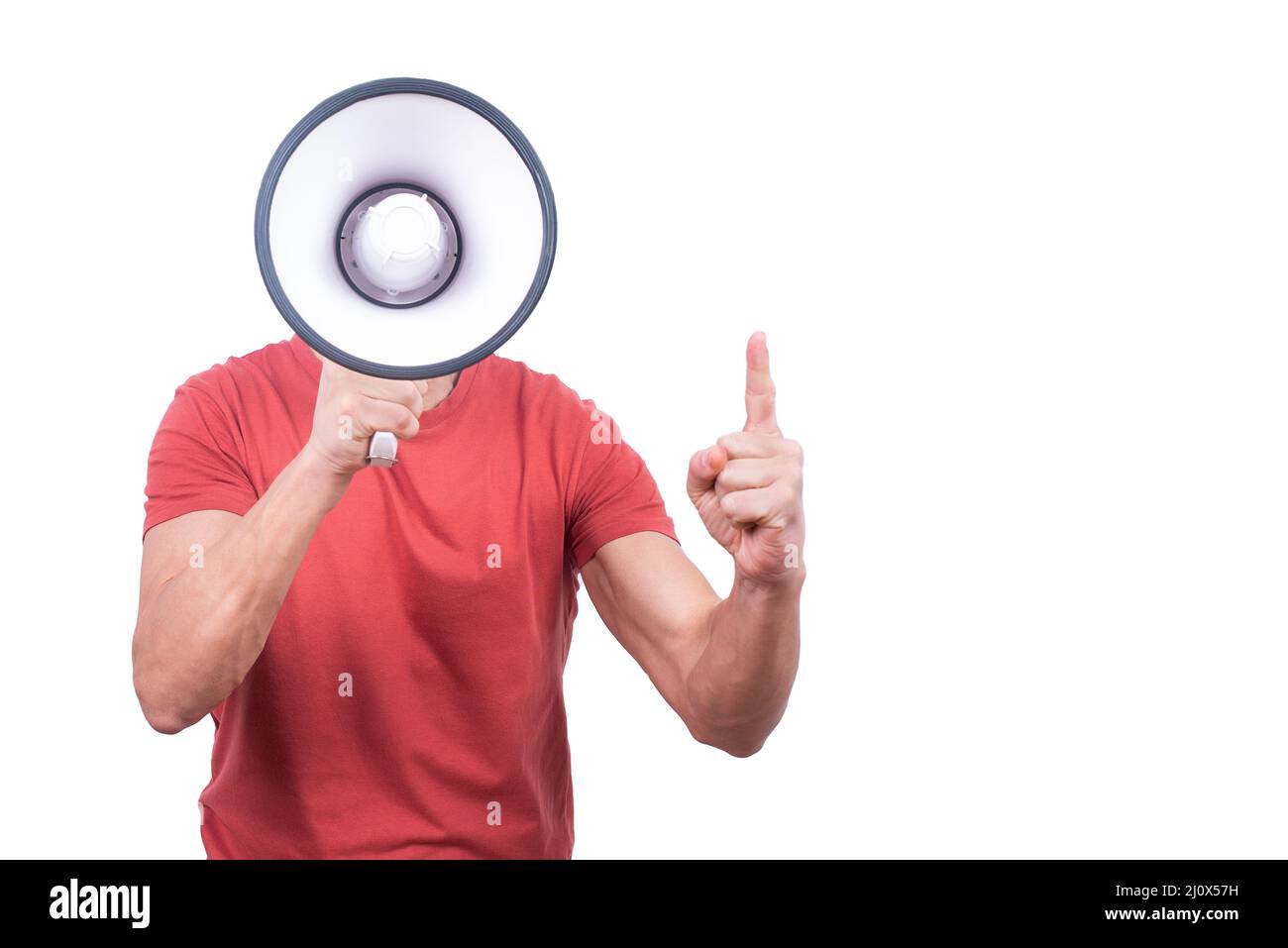 Modello maschio non riconoscibile con altoparlante rivolto verso l'alto Foto Stock