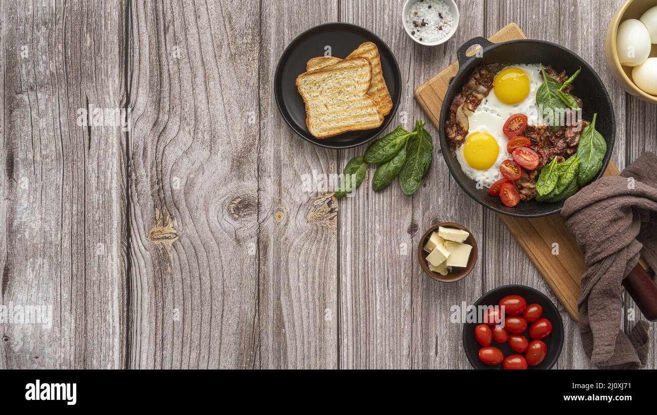 Deliziosa composizione del pasto per la colazione con spazio per fotocopie. Concetto di foto di alta qualità Foto Stock