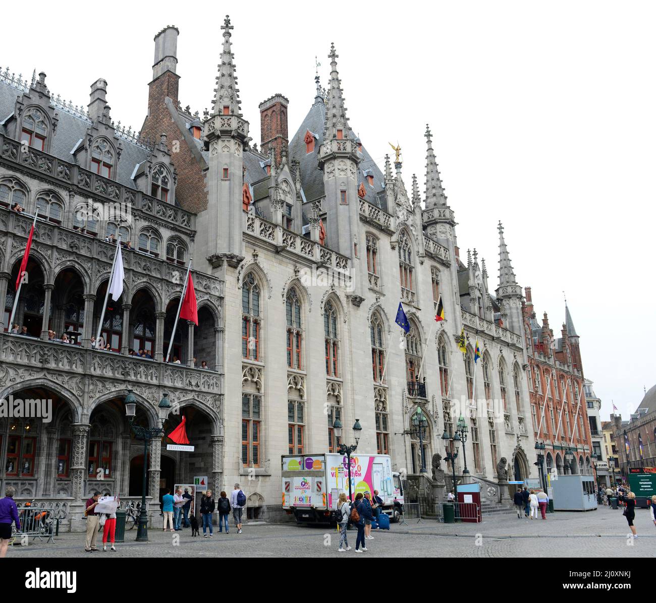 Historium Bruges e la Corte Provinciale del Grote Markt di Broge, Belgio. Foto Stock