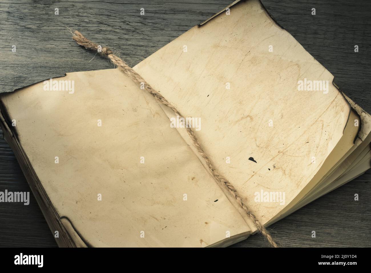 Lino segnalibro vecchio notebook. Foto di alta qualità Foto Stock